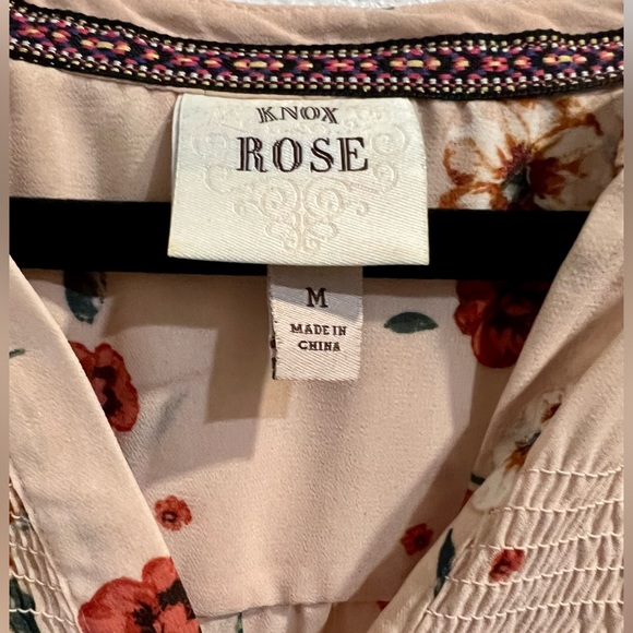 Knox Rose top- floral peach- size medium - Picture 3 of 3